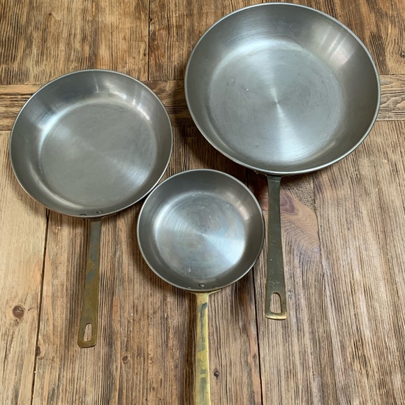 SOLD Set of three (3) Vintage Solid Copper Pans - Picture 4 of 16